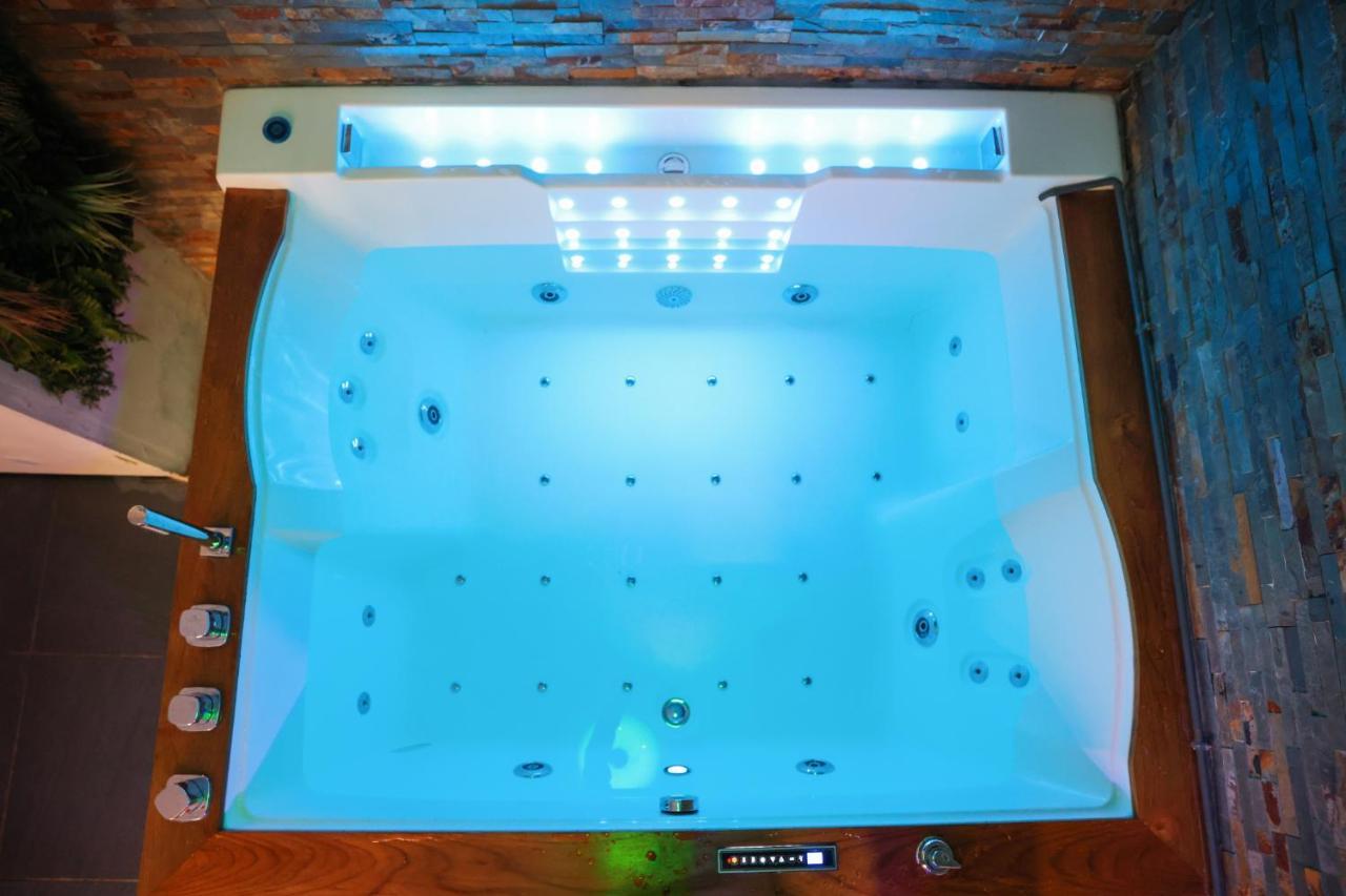 Les Bulles Medievales - Appartement Dedie Au Bien Etre Avec Spa - Netflix Et Wifi - Climatisation การ์กาซอน ภายนอก รูปภาพ